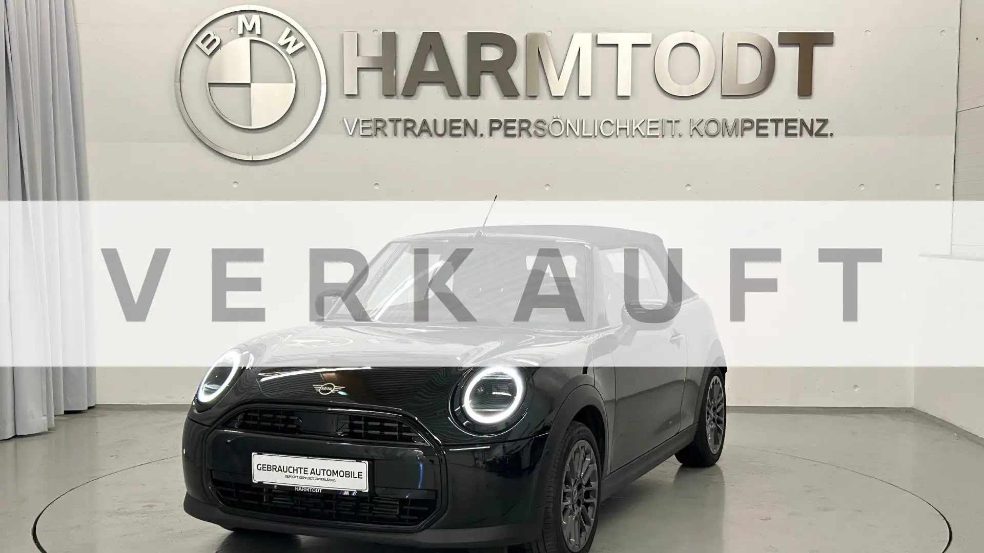MINI Cooper C Cabrio *Classic Trim / Paket M* Schwarz - 1