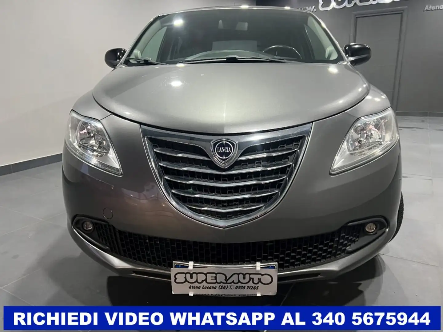 Lancia Ypsilon 0.9 TwinAir 85 CV 5  Ecochic Gold Grigio - 2