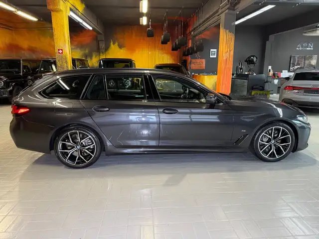 BMW M view 8