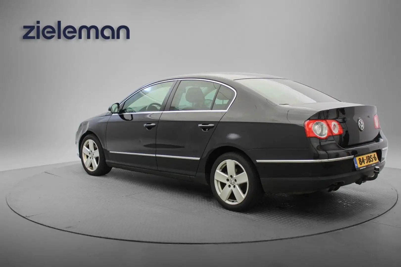Volkswagen Passat Sedan 2.0 TDI Comfortline - Clima, leer, Stoelverw Schwarz - 2