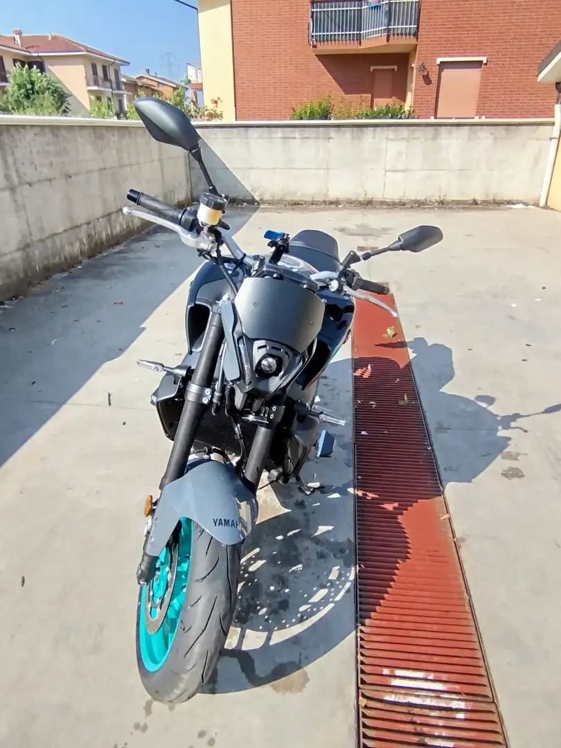 Yamaha MT-09 Grigio - 2