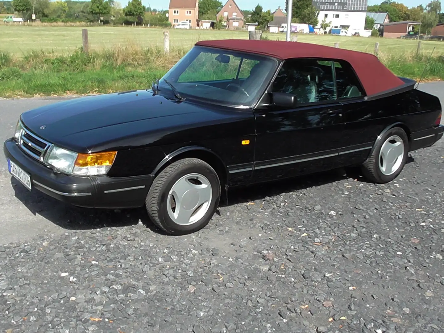 Saab 900 900 i 16 Cabrio Schwarz - 1