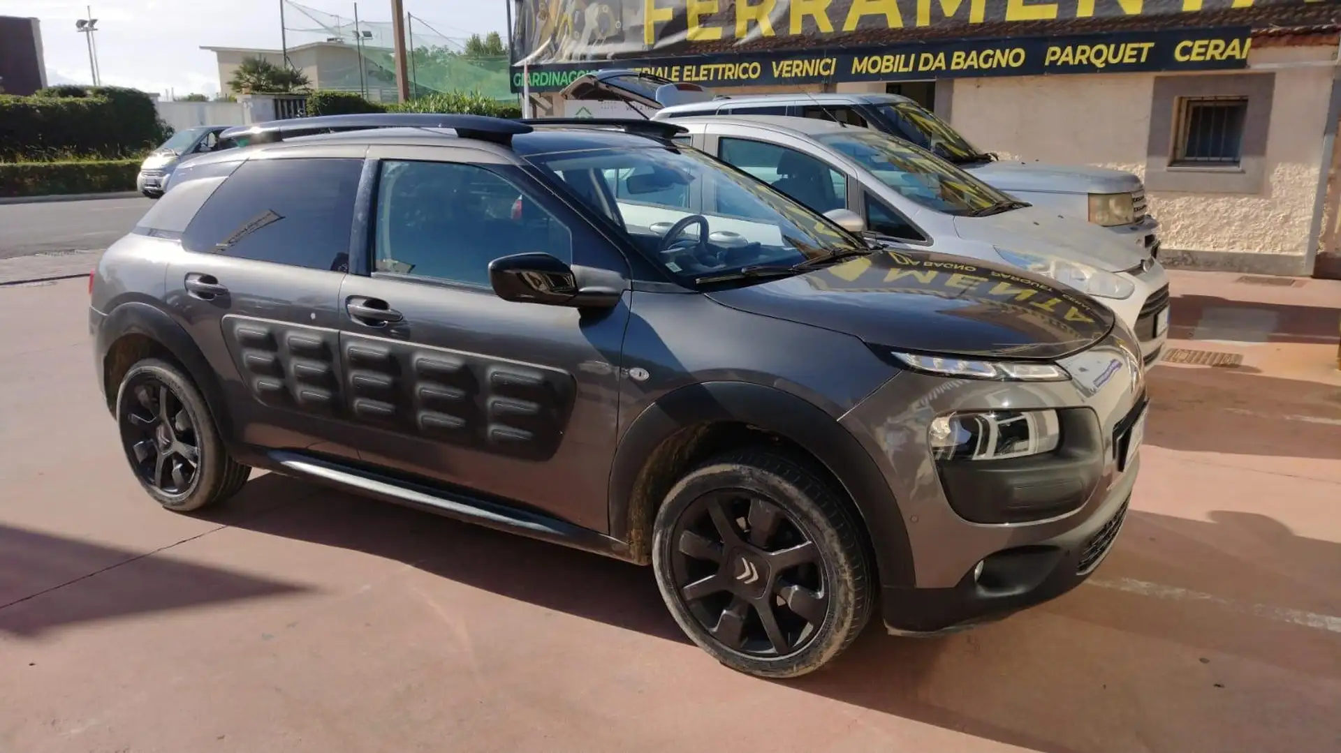 Citroen C4 C4 Cactus 2014 Cactus 1.6 bluehdi Feel 100cv Nero - 1
