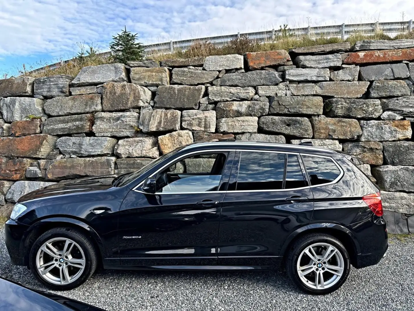 BMW X3 xDrive20d Aut. Schwarz - 2