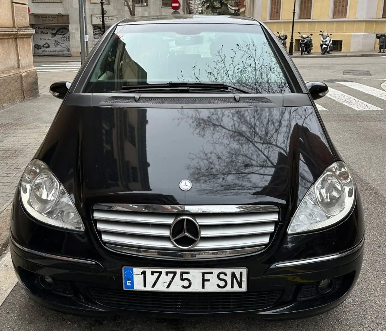 Mercedes-Benz MERCEDES-BENZ Clase A Pequeño  Automático de 5 P Noir - 1