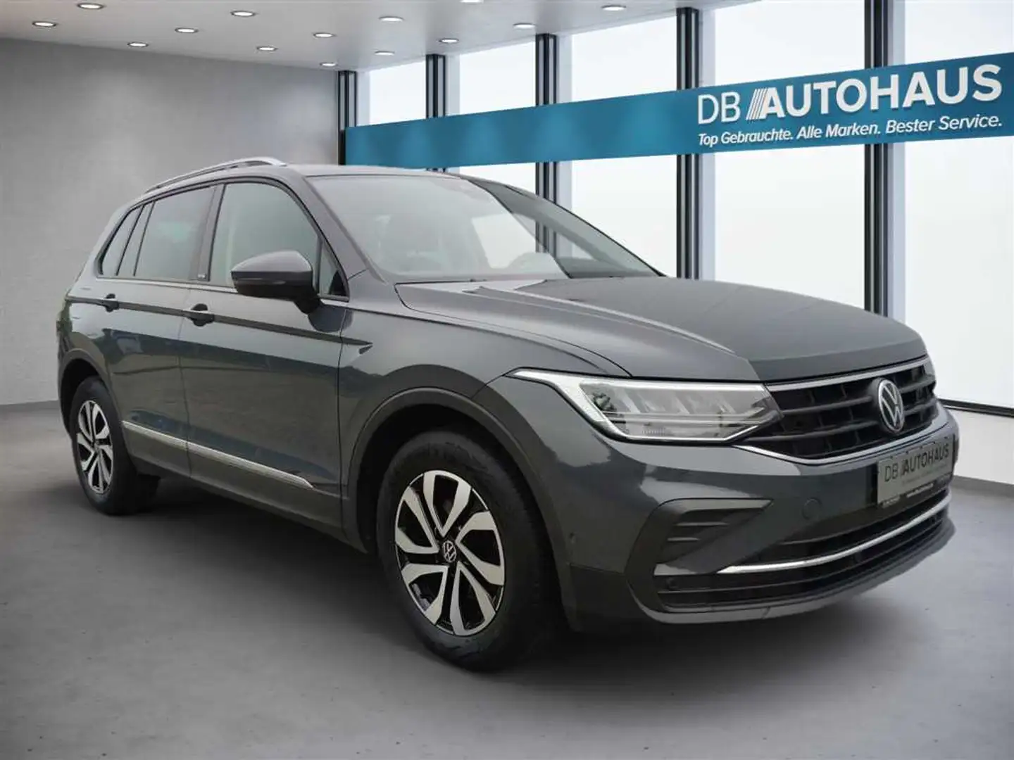 Volkswagen Tiguan Active 1.5 TSI DSG Grau - 2