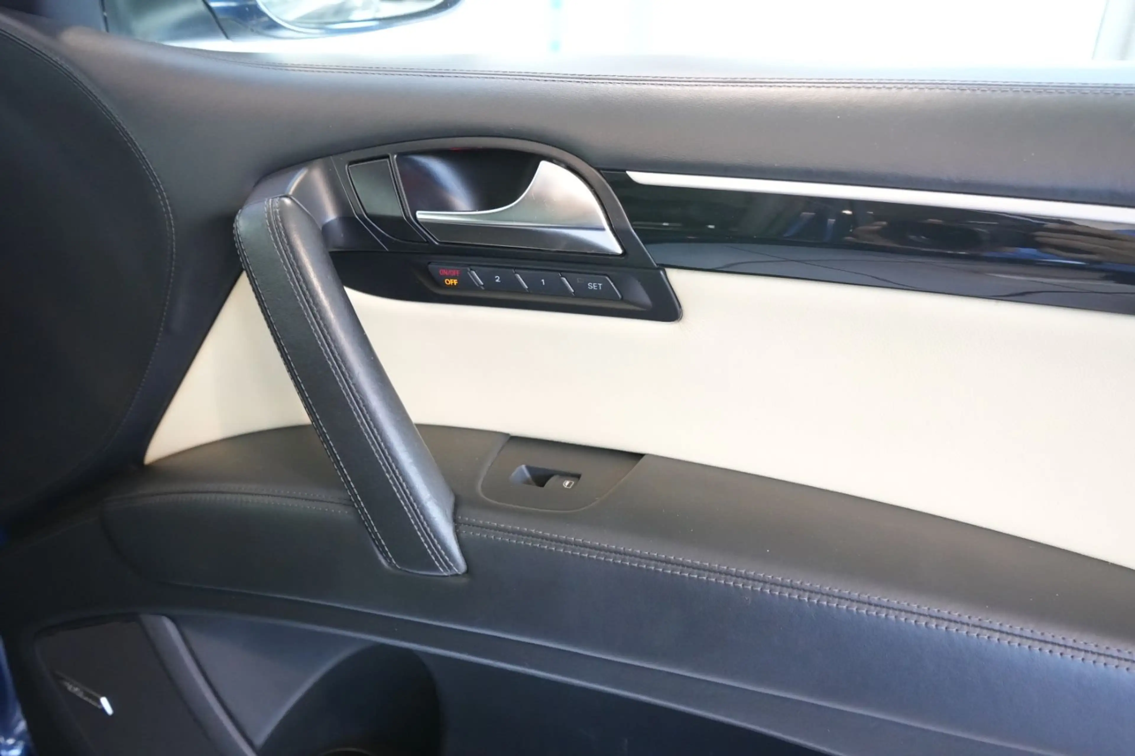 Audi Q7 4.2 TDI quattro — photo 12