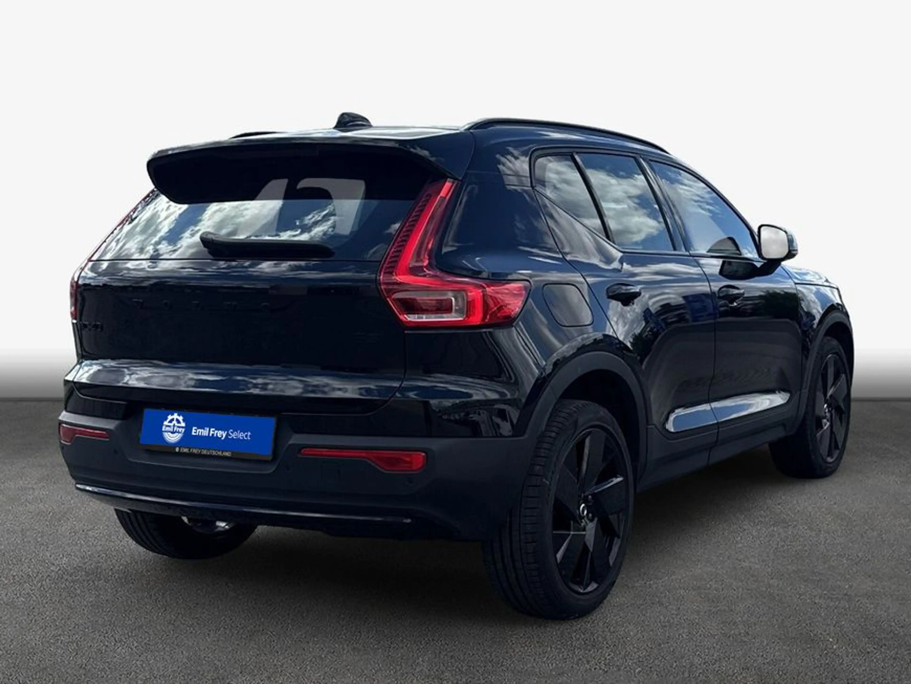 Volvo XC40 XC40 B3 B DKG Plus Black Edition — photo 2