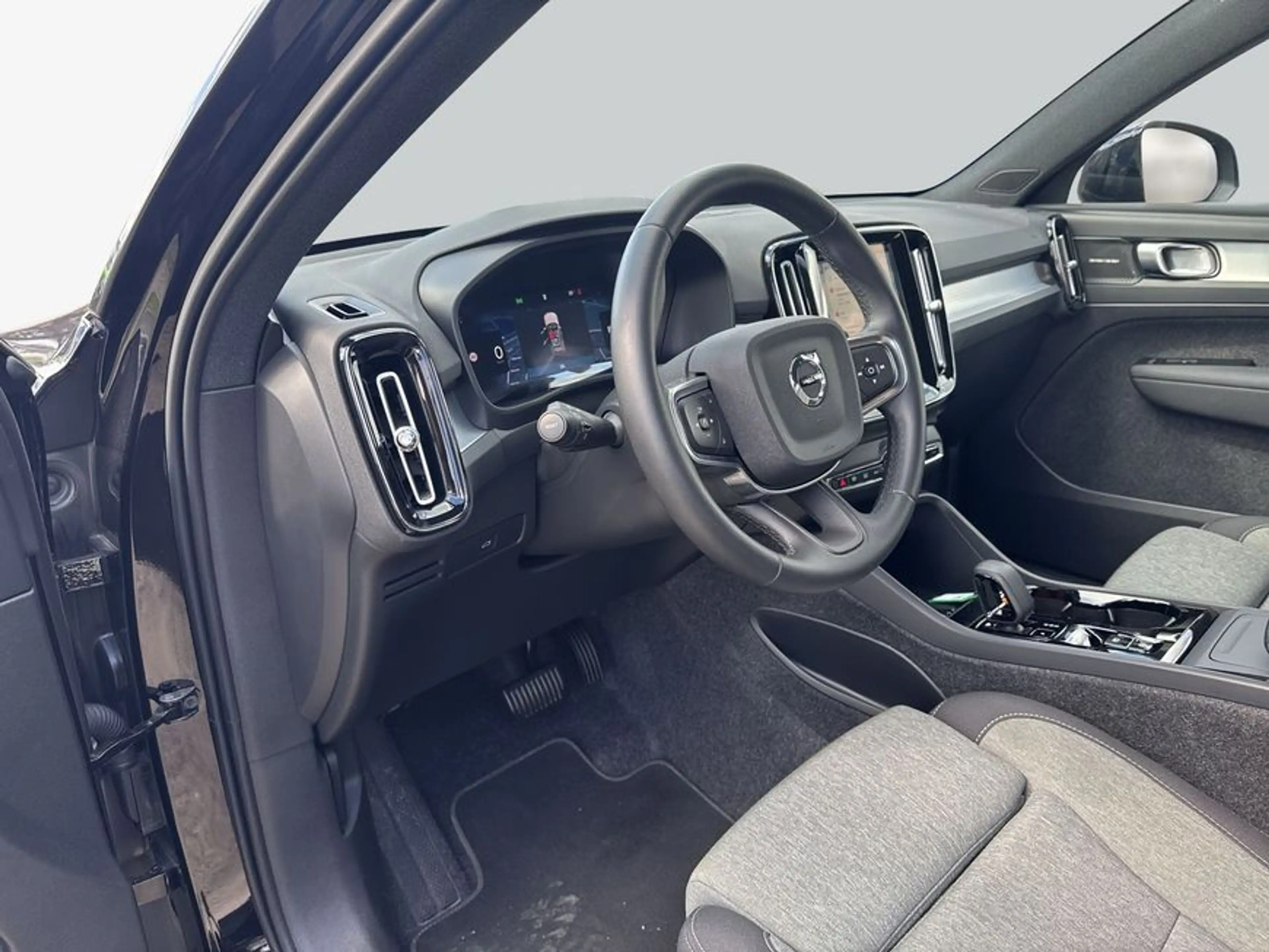 Volvo XC40 XC40 B3 B DKG Plus Black Edition — photo 10