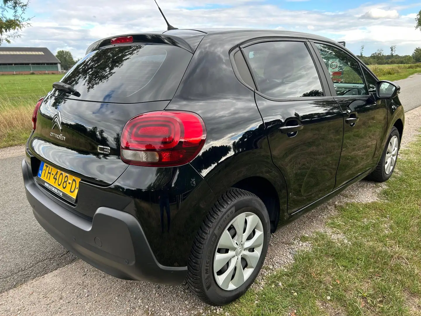Citroen C3 1.2 PureTech S&S Feel dealer onderhouden Schwarz - 2