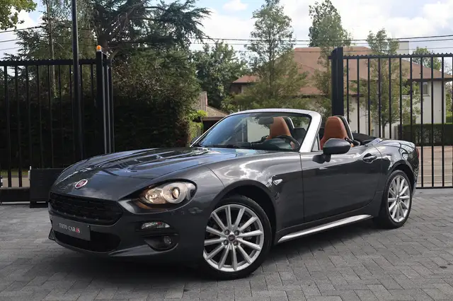Fiat 124 Spider | Automaat | KEY-LESS | CAMERA | CRUISE | LEDER |