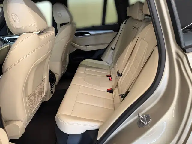 BMW X3 view 7