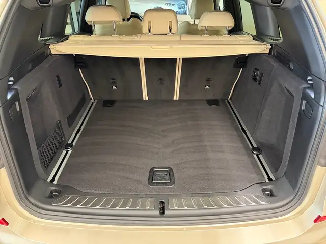 BMW X3 view 11