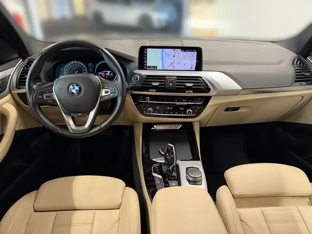 BMW X3 view 9