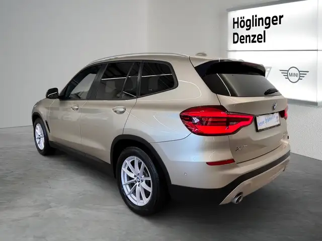 BMW X3 view 10