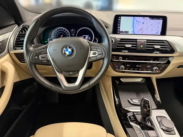 BMW X3 view 8