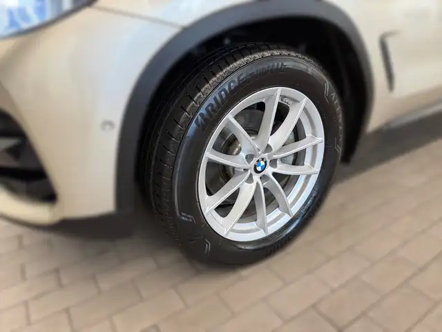 BMW X3 view 3
