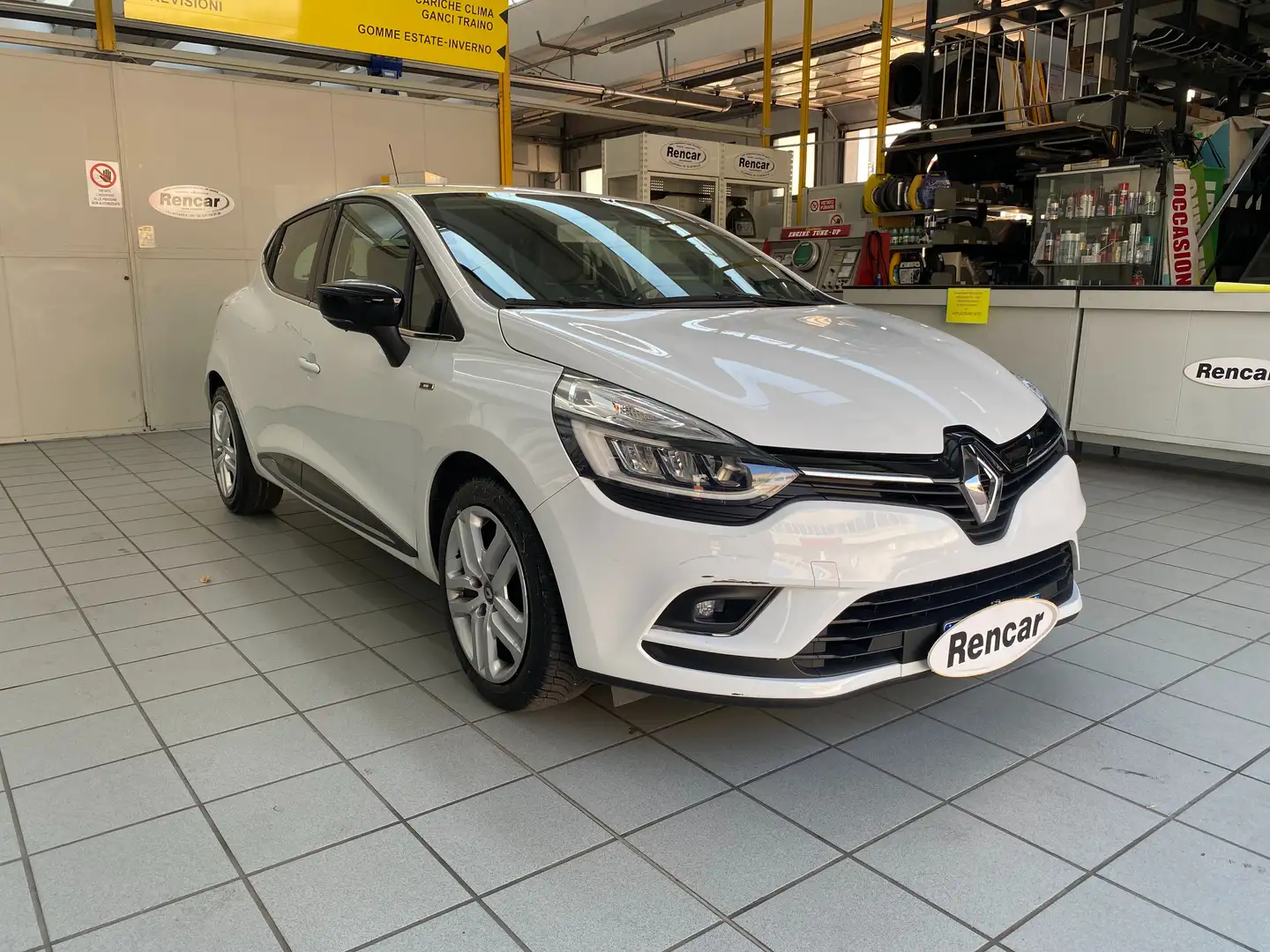 Renault Clio Clio IV 2017 1.5 dci Moschino Zen 90cv Bianco - 1