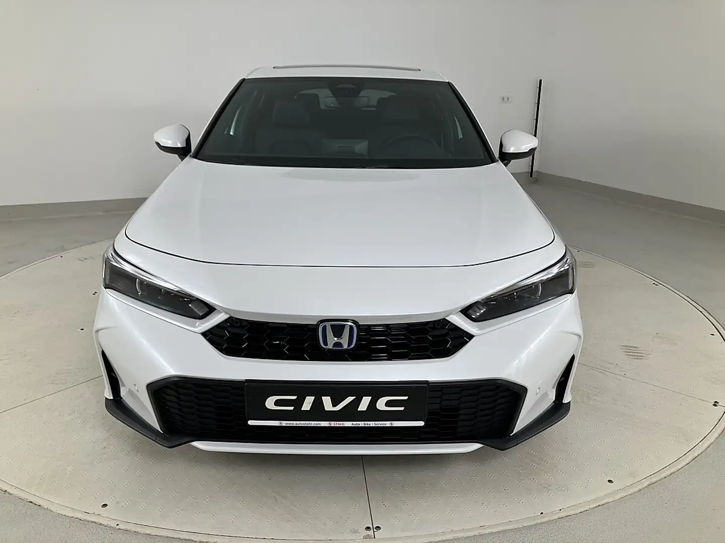Honda Civic 2.0 i-MMD Hybrid Advance e-CVT Aut. Weiß - 2