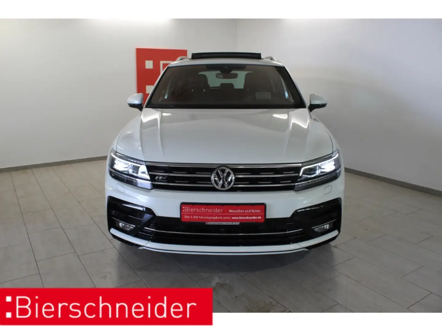 Volkswagen Tiguan 2.0 TDI DSG 4Mo. 2x R-Line 20 PANO AHK Weiß - 2
