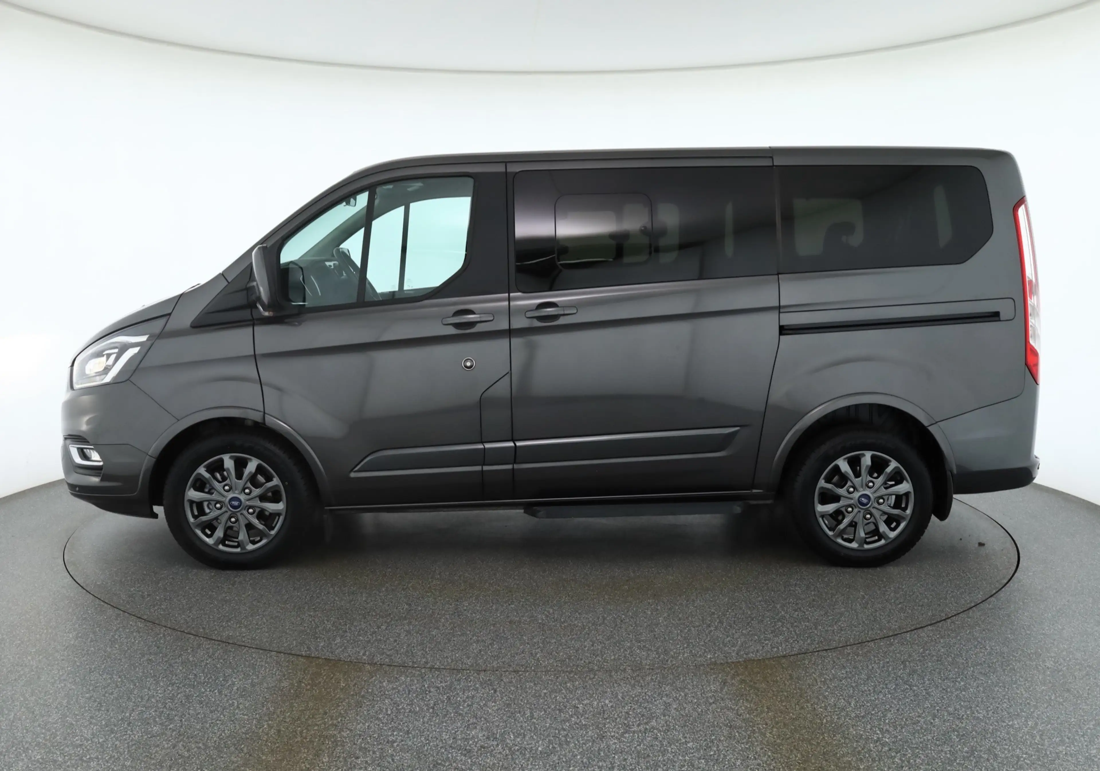 Ford Tourneo Custom Kombi 2.0 TDCI Titanium X Navi — photo 2