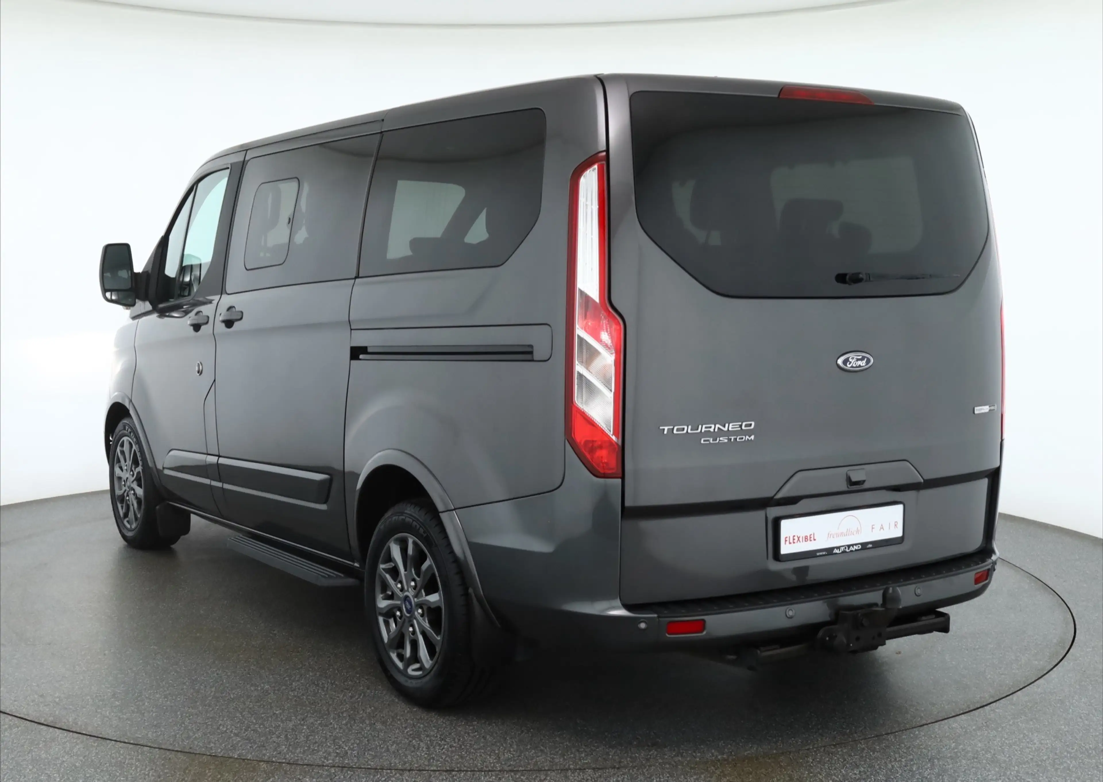 Ford Tourneo Custom Kombi 2.0 TDCI Titanium X Navi — photo 3