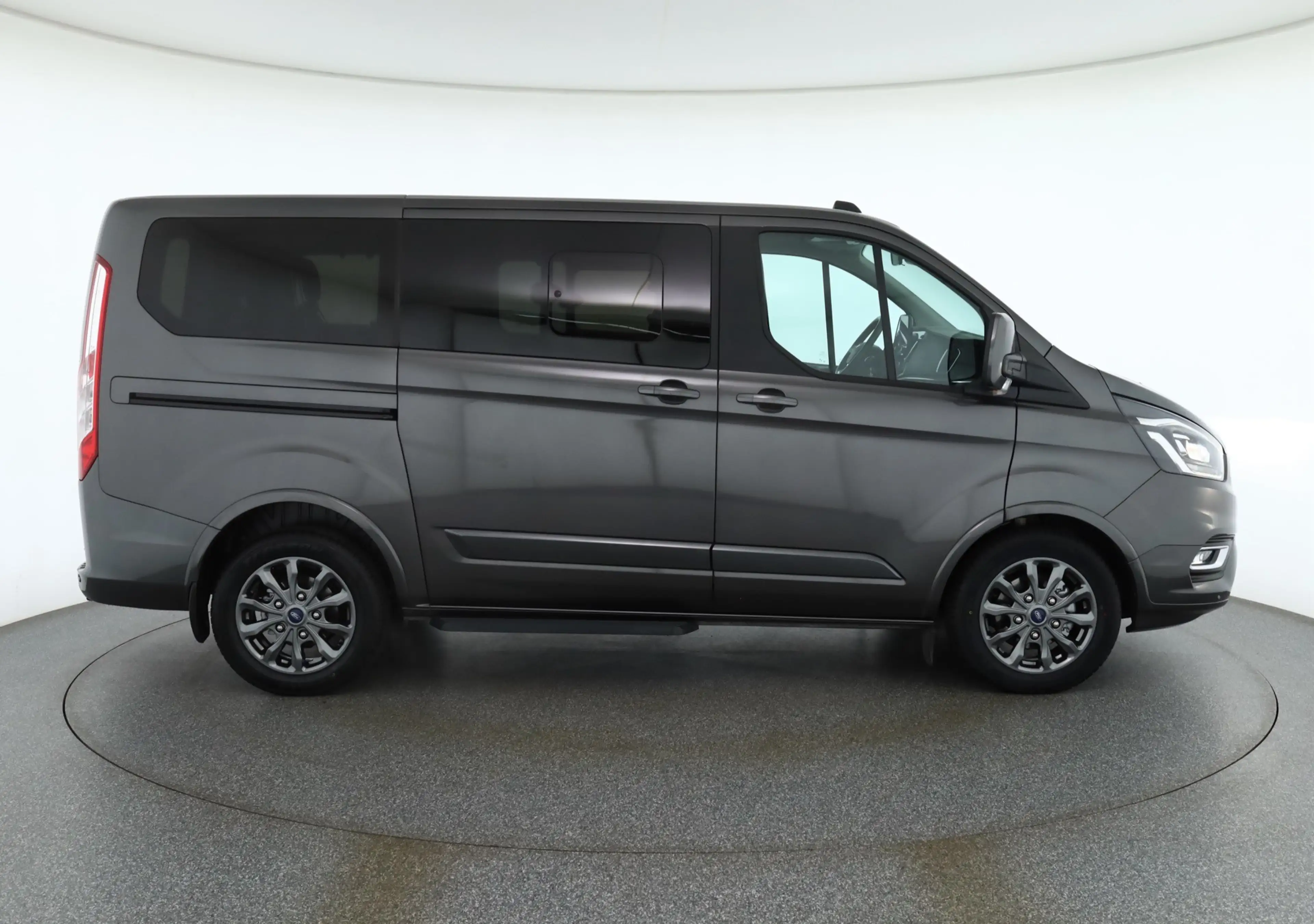 Ford Tourneo Custom Kombi 2.0 TDCI Titanium X Navi — photo 6