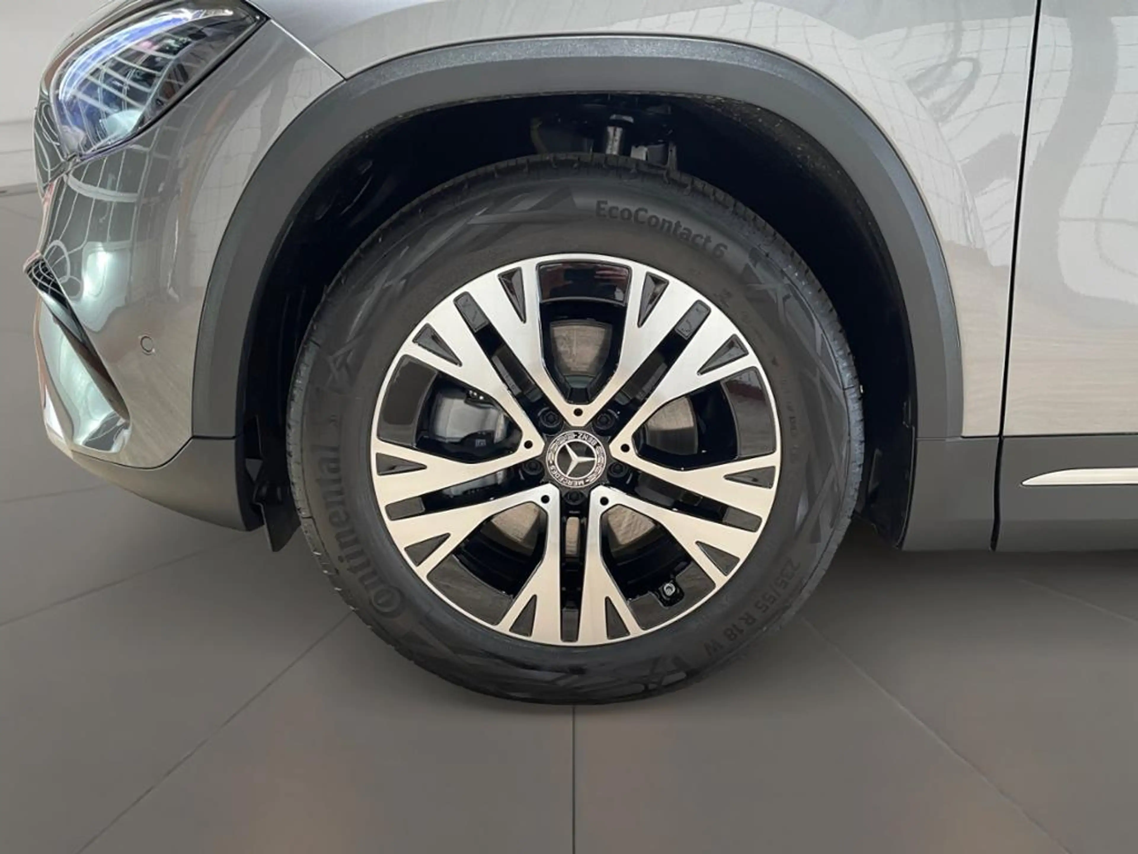 Mercedes-Benz GLA 180 MBUX+Progressive+Wide+Cam+LED+Navi+AUT — photo 8