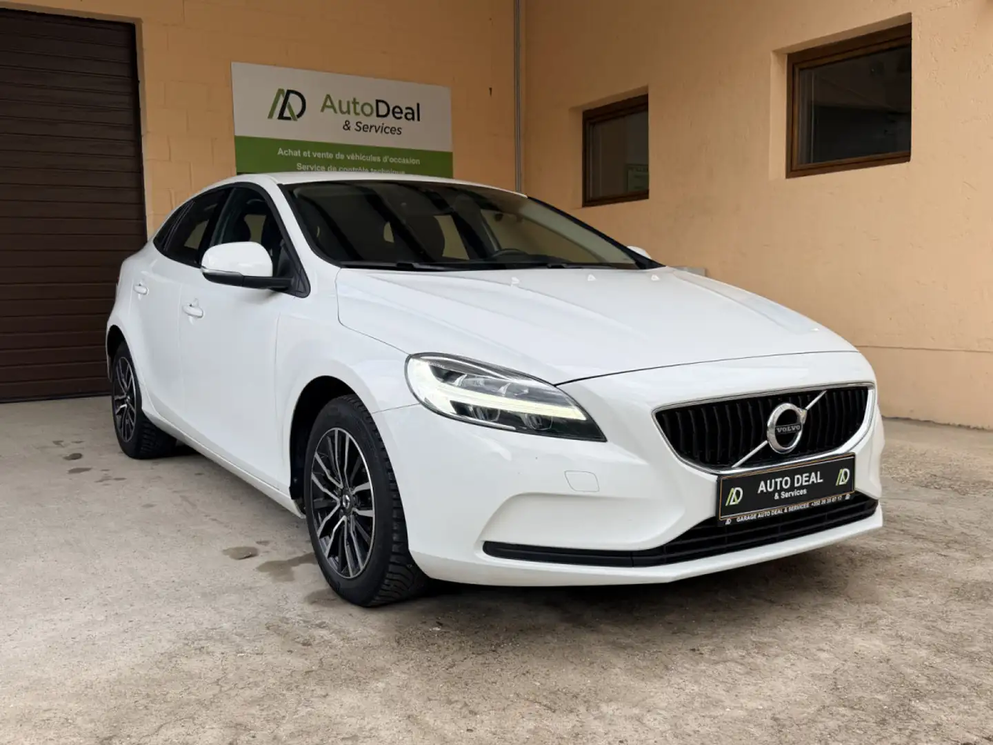 volvo v40