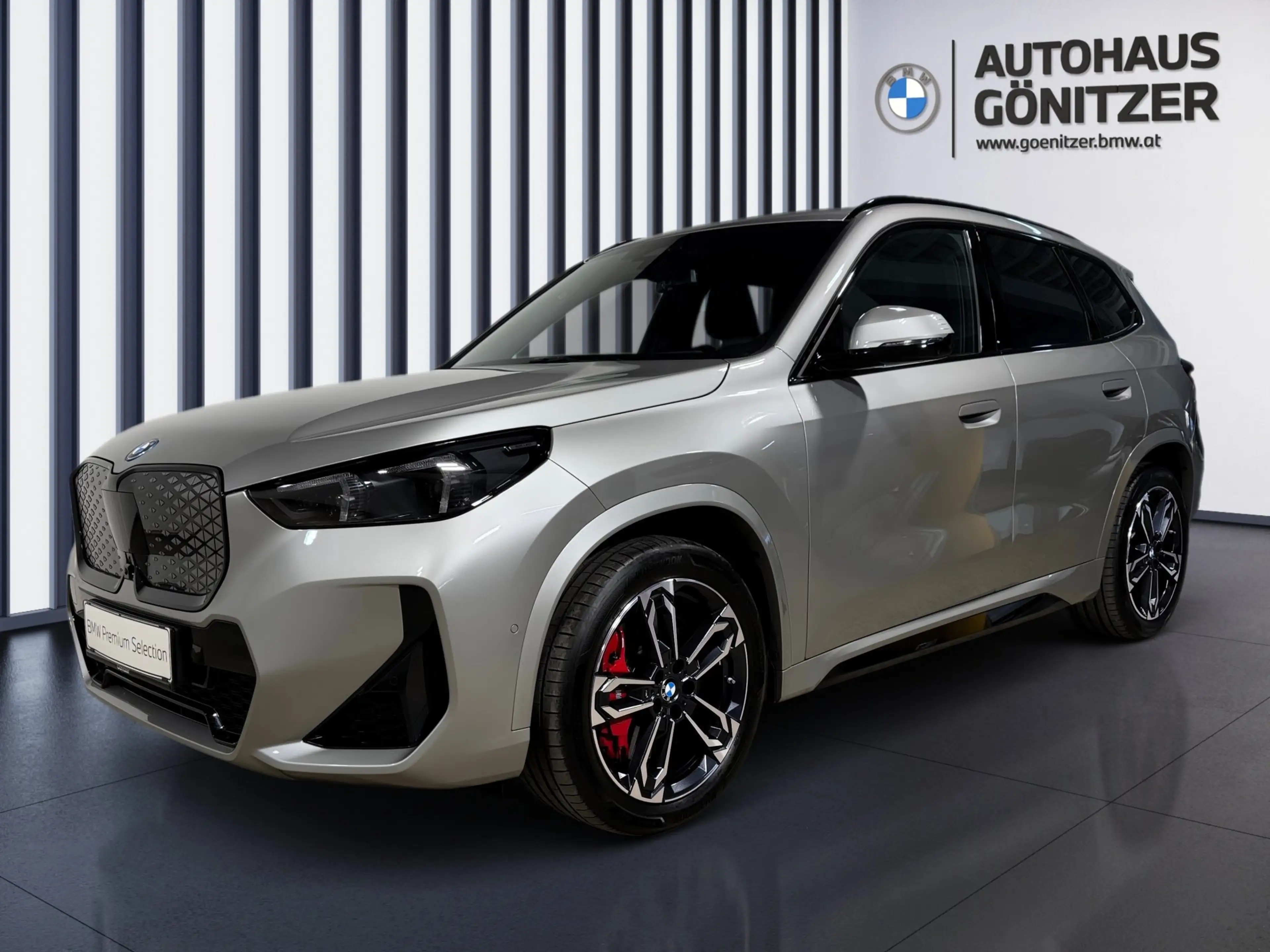 BMW iX1 xDrive30 — photo 2