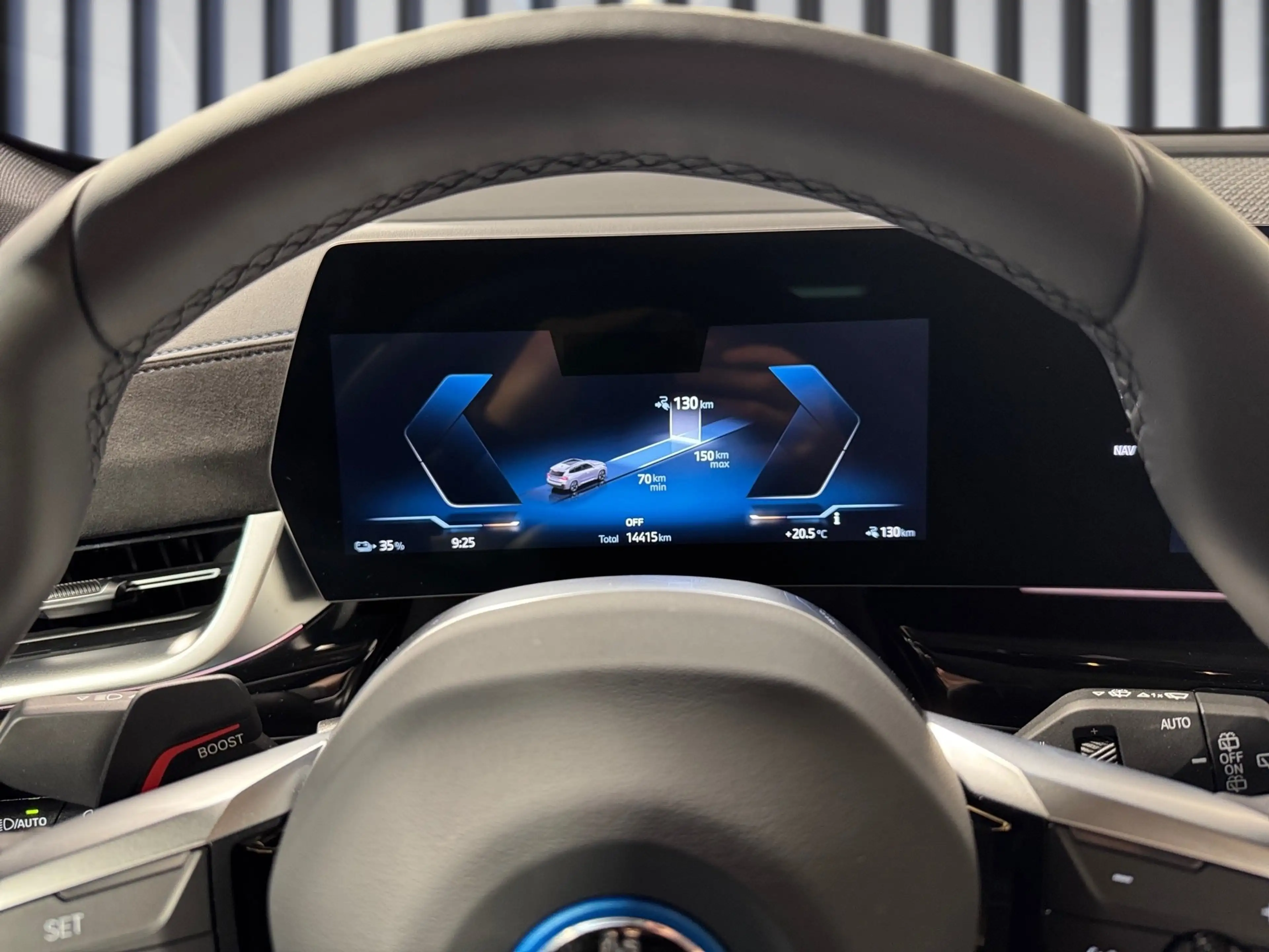 BMW iX1 xDrive30 — photo 5
