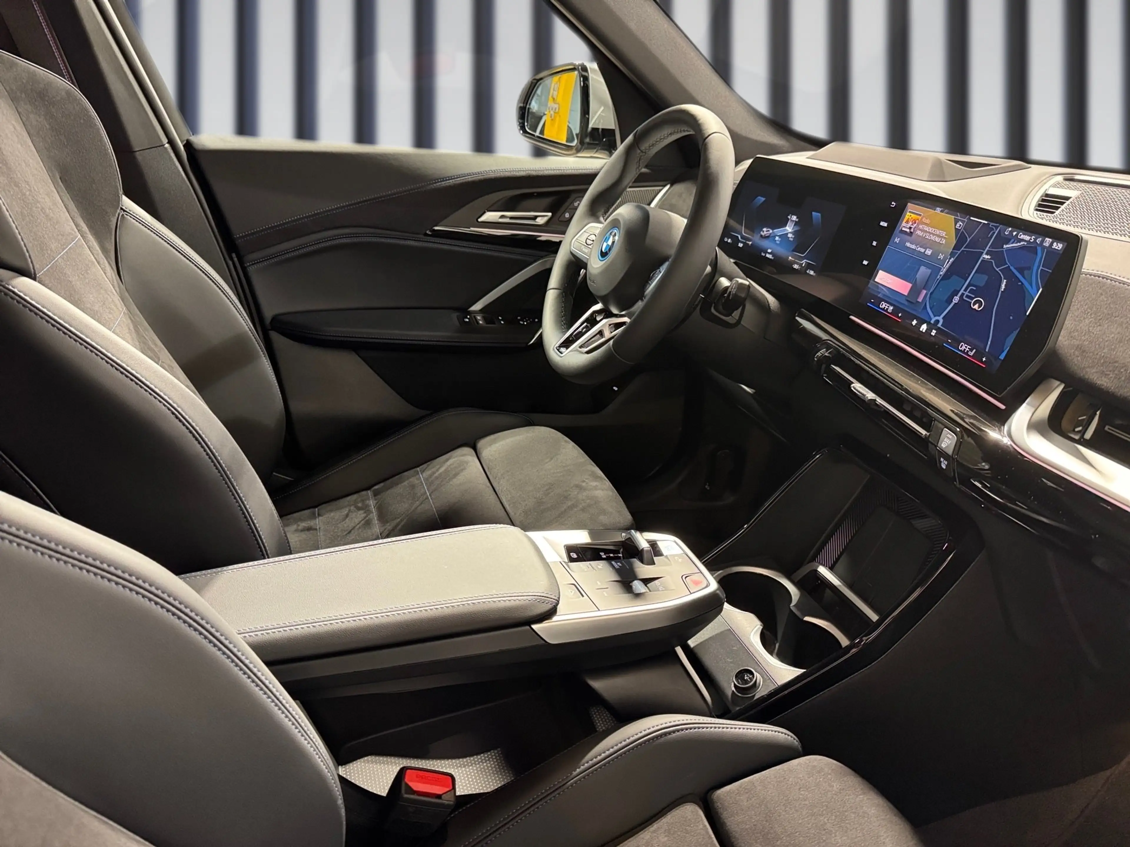 BMW iX1 xDrive30 — photo 15