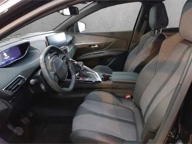 Peugeot 3008 view 9
