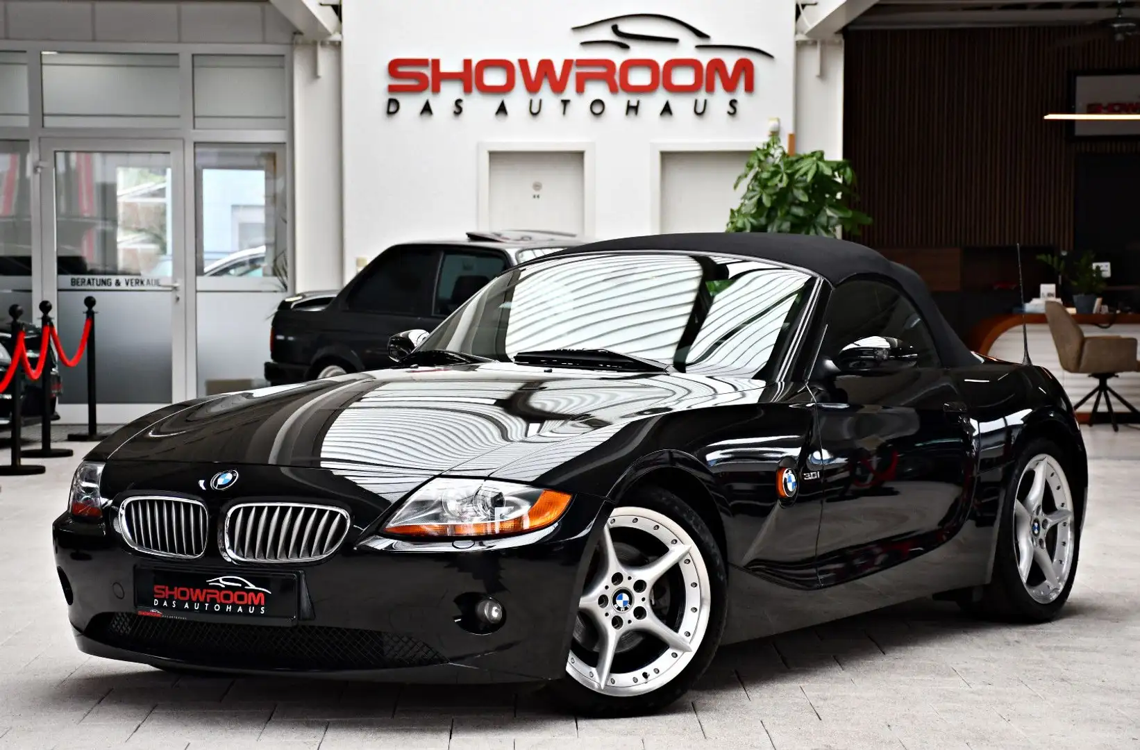 BMW Z4 Roadster 3.0i Schalter 51tkm DE-FZG Noir - 2