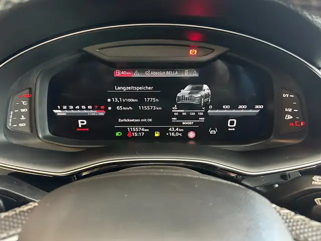 Audi SQ7 view 13