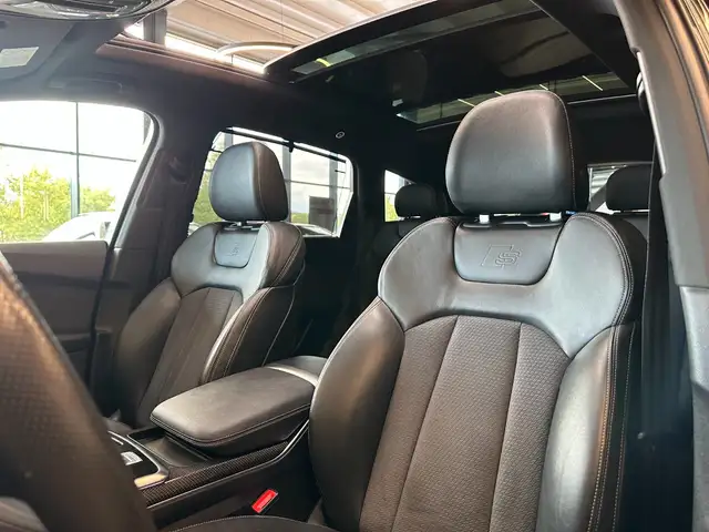 Audi SQ7 view 8