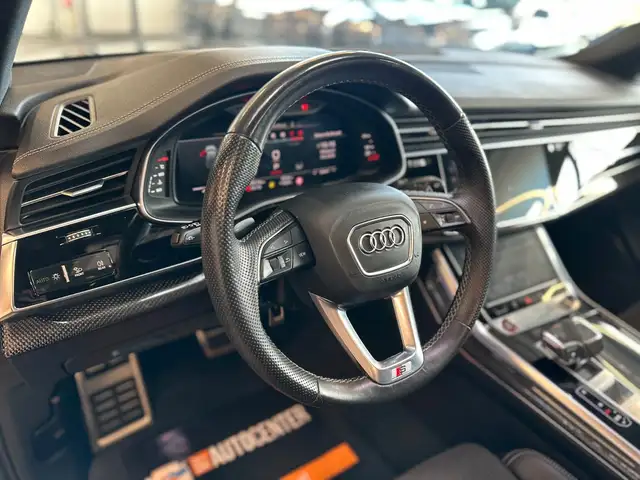 Audi SQ7 view 9