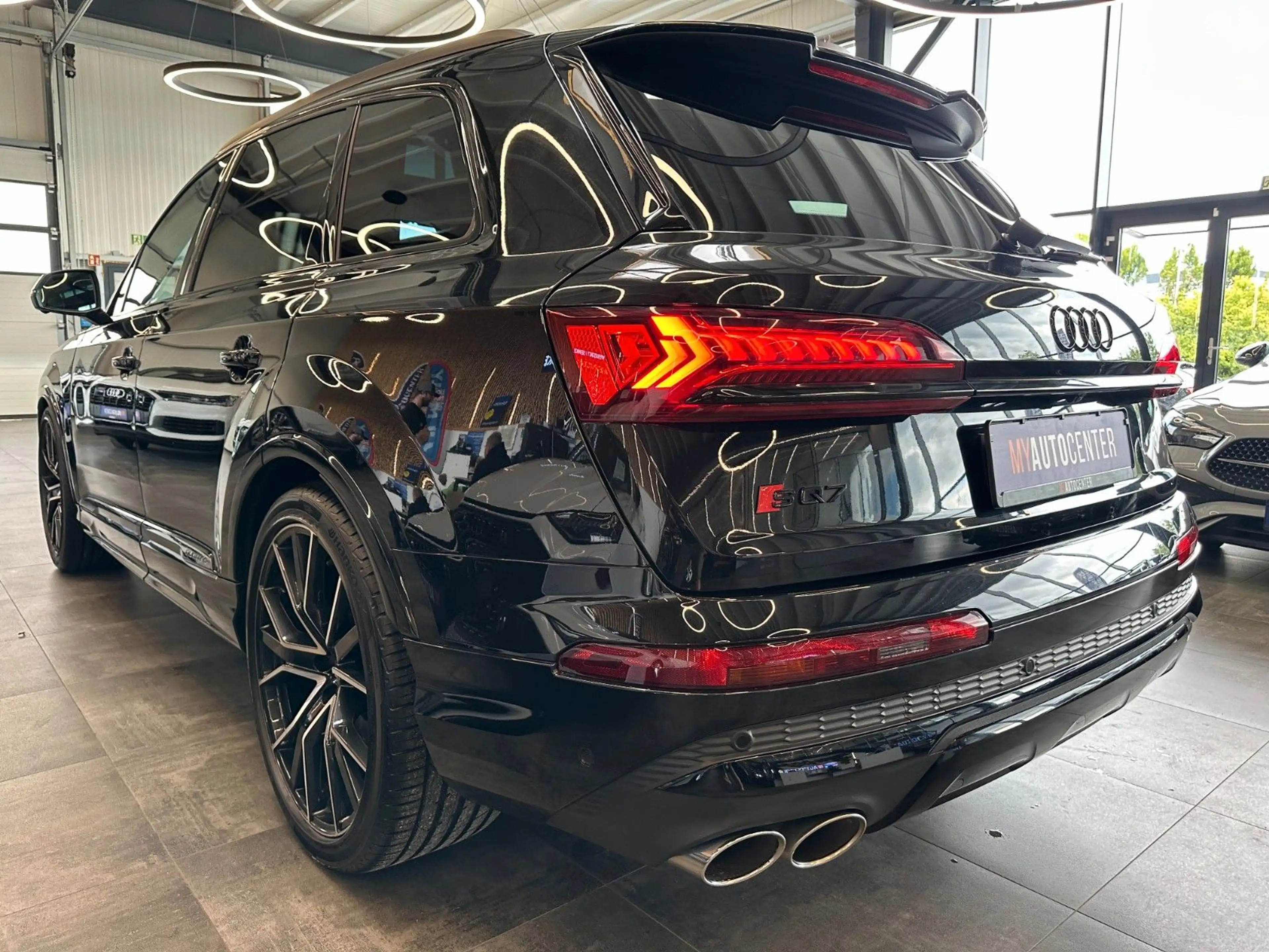 Audi SQ7 *MATRIX*1.HAND*TÜV-NEU*AHK*PANO*ALCANTARA* — photo 5