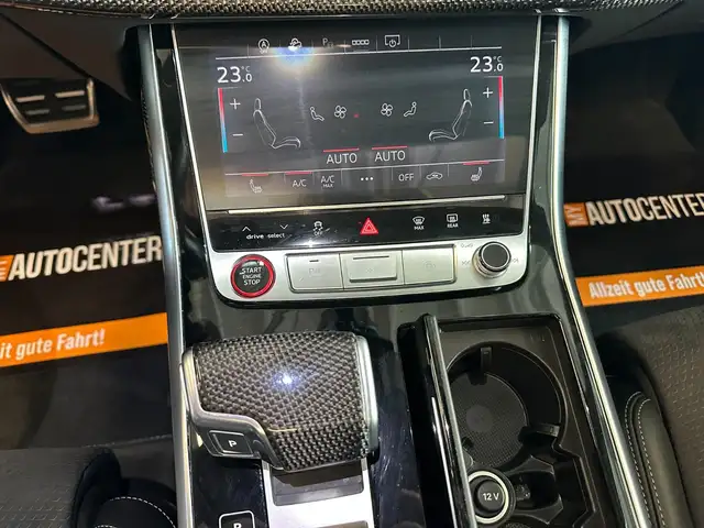 Audi SQ7 view 11