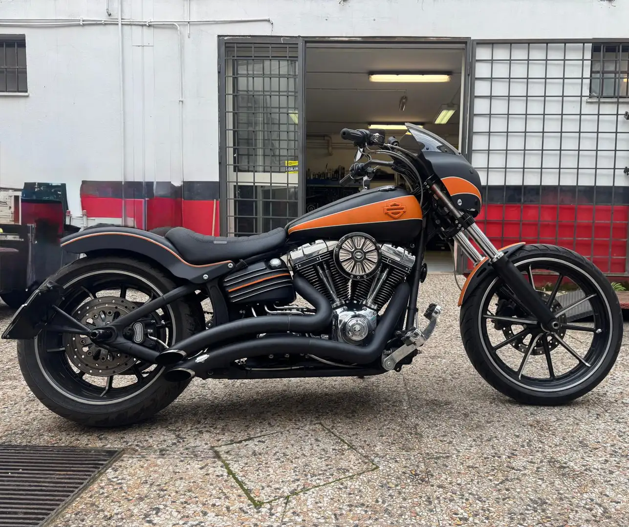 Harley-Davidson Rocker C Negro - 2