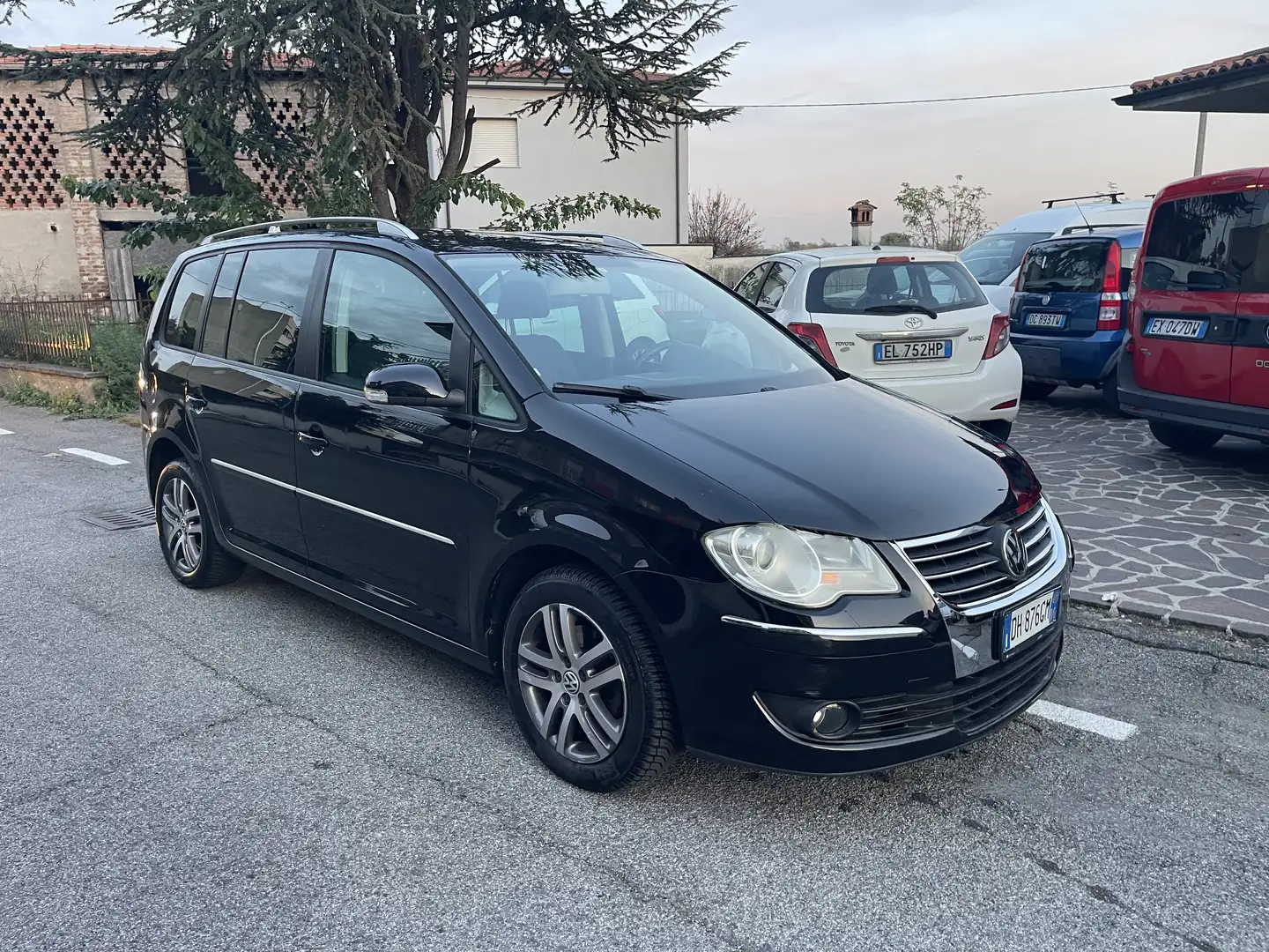 Volkswagen Touran Touran 1.6 Trendline Nero - 1