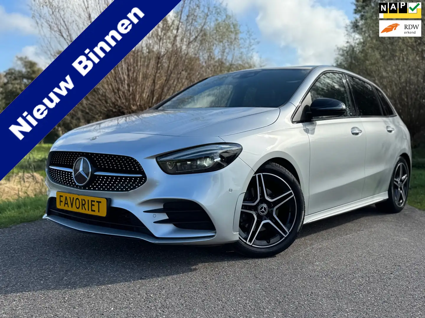 Mercedes-Benz B 200 Business Solution AMG / Automaat / Panorama dak / Gris - 1