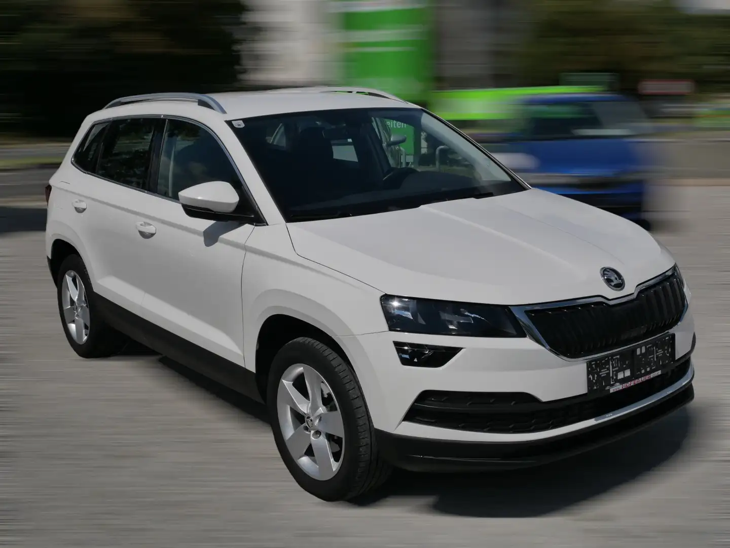 Skoda Karoq Ambition Weiß - 2