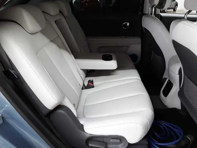Hyundai Ioniq view 14