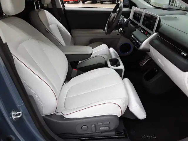 Hyundai Ioniq view 8