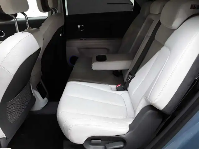 Hyundai Ioniq view 13