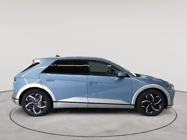 Hyundai Ioniq view 3