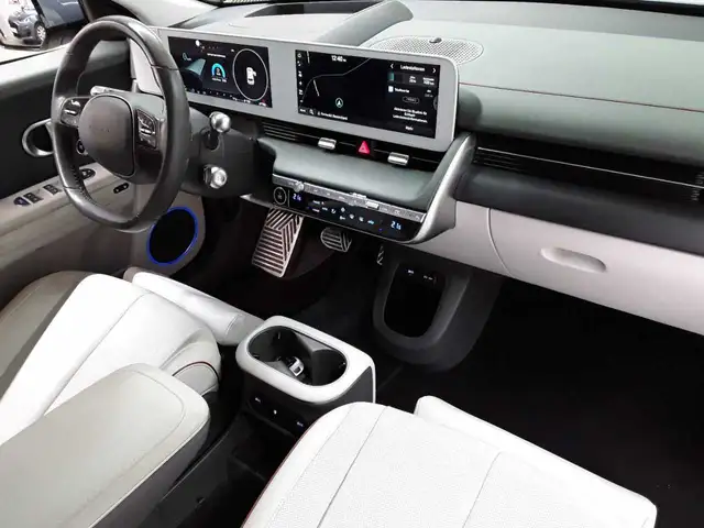 Hyundai Ioniq view 9