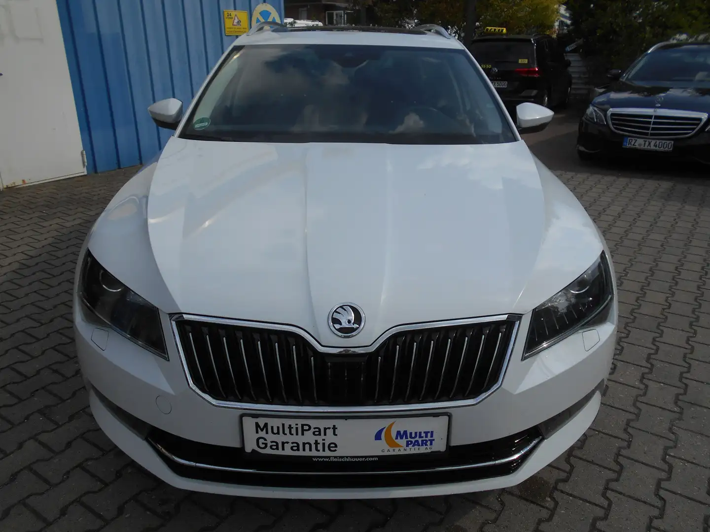 Skoda Superb Style Business-Paket Columbus Weiß - 2
