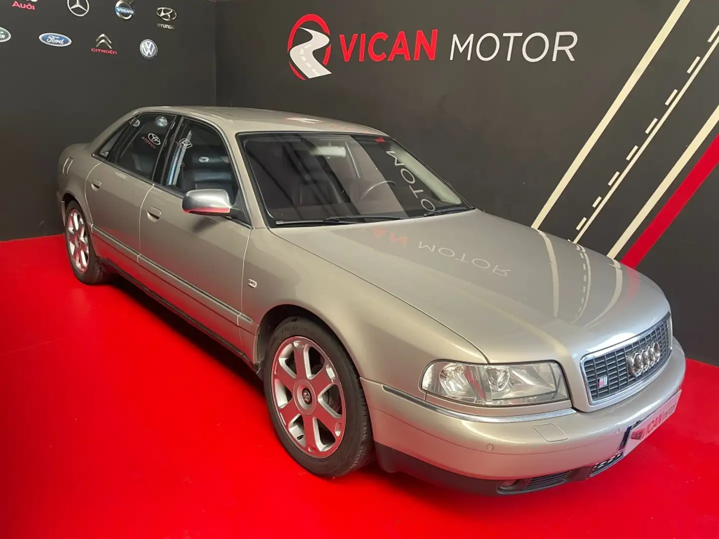 Audi S8 4.2 quattro 6vel. 360 Beige - 1